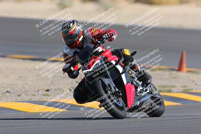 media/Oct-08-2022-SoCal Trackdays (Sat) [[1fc3beec89]]/Turn 10 (945am)/